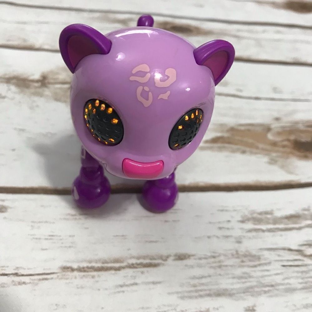 Zoomer Zupps Safari Zipper Interactive Cheetah Toy cat